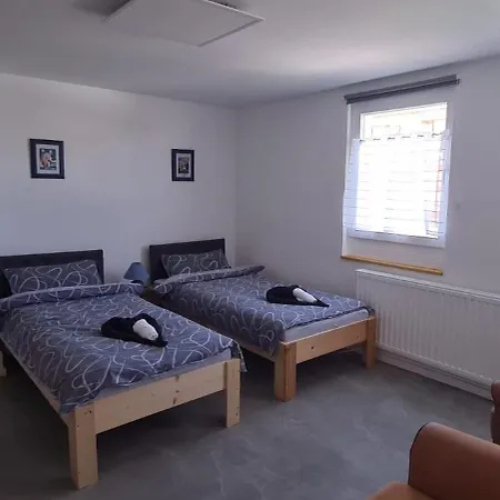 Monteurwohnung Wohnfabrik Drei Max 7 Personen Lägenhet Espenau
